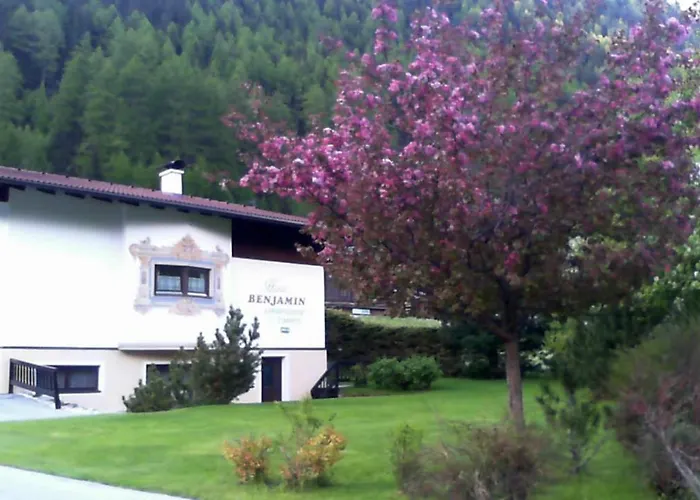 Haus Benjamin 아파트 *